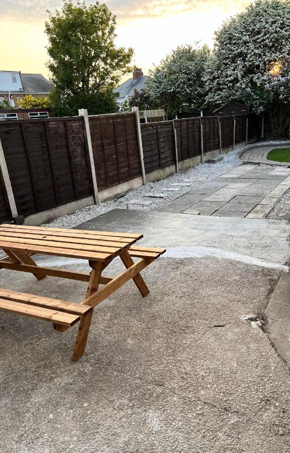 Kim Family Holiday Get-Away 4 Bedrooms 2 Baths Blackpool Dış mekan fotoğraf